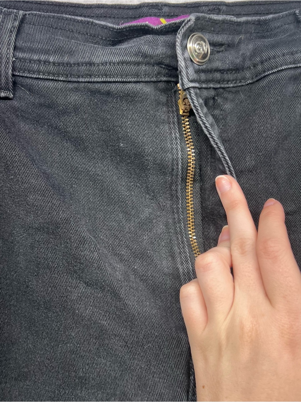 Gloria Vanderbilt Black Straight-Leg Jeans - Picture 5 of 11
